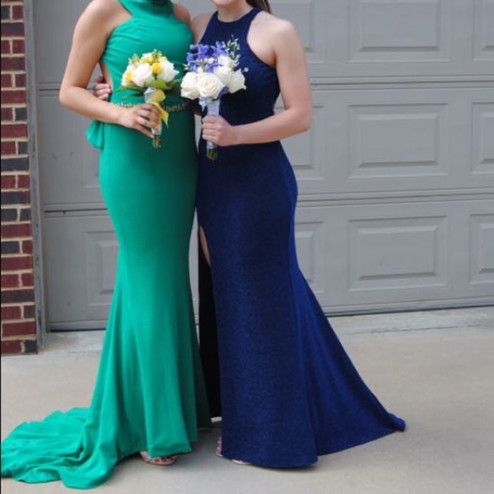 La femme navy blue prom dress